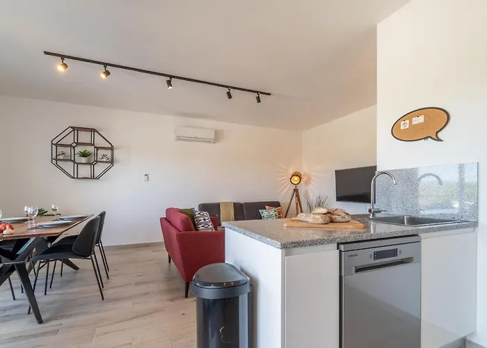O Macarico - Walking Distance To Monte Clerigo And Amoreira Beaches