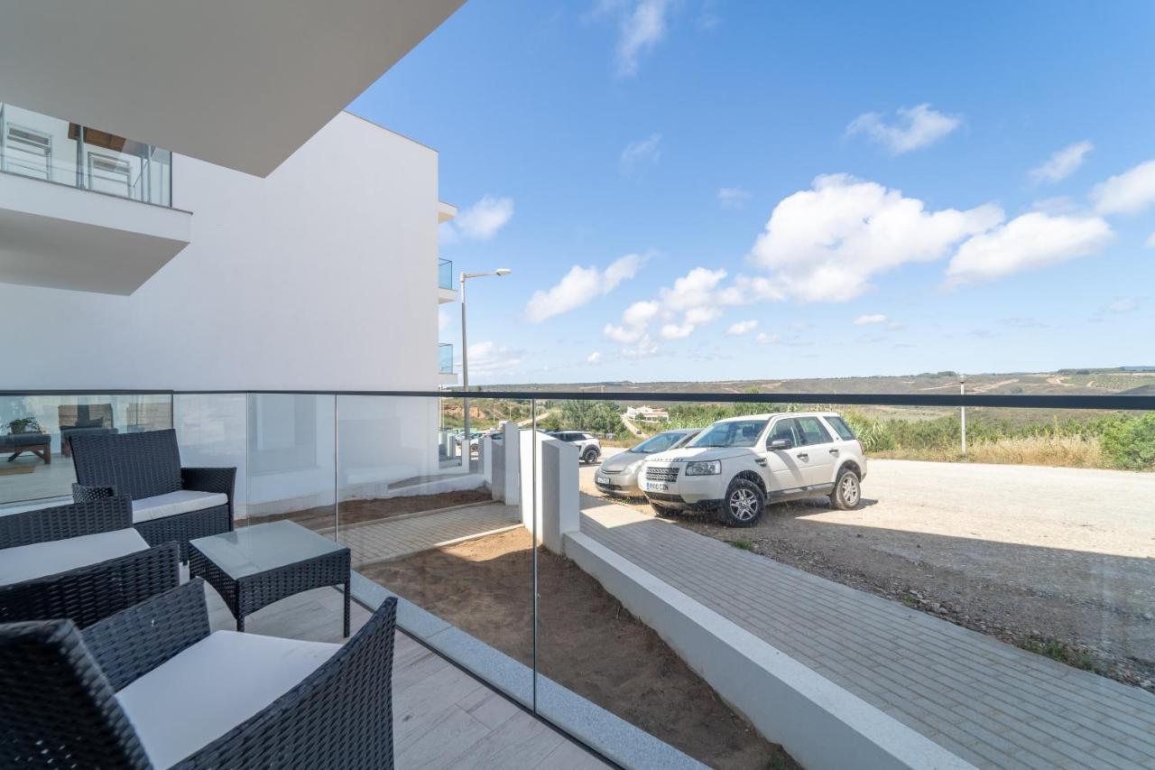 O Macarico - Walking Distance To Monte Clerigo And Amoreira Beaches Apartment *