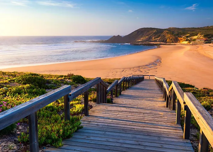 O Macarico - Walking Distance To Monte Clerigo And Amoreira Beaches