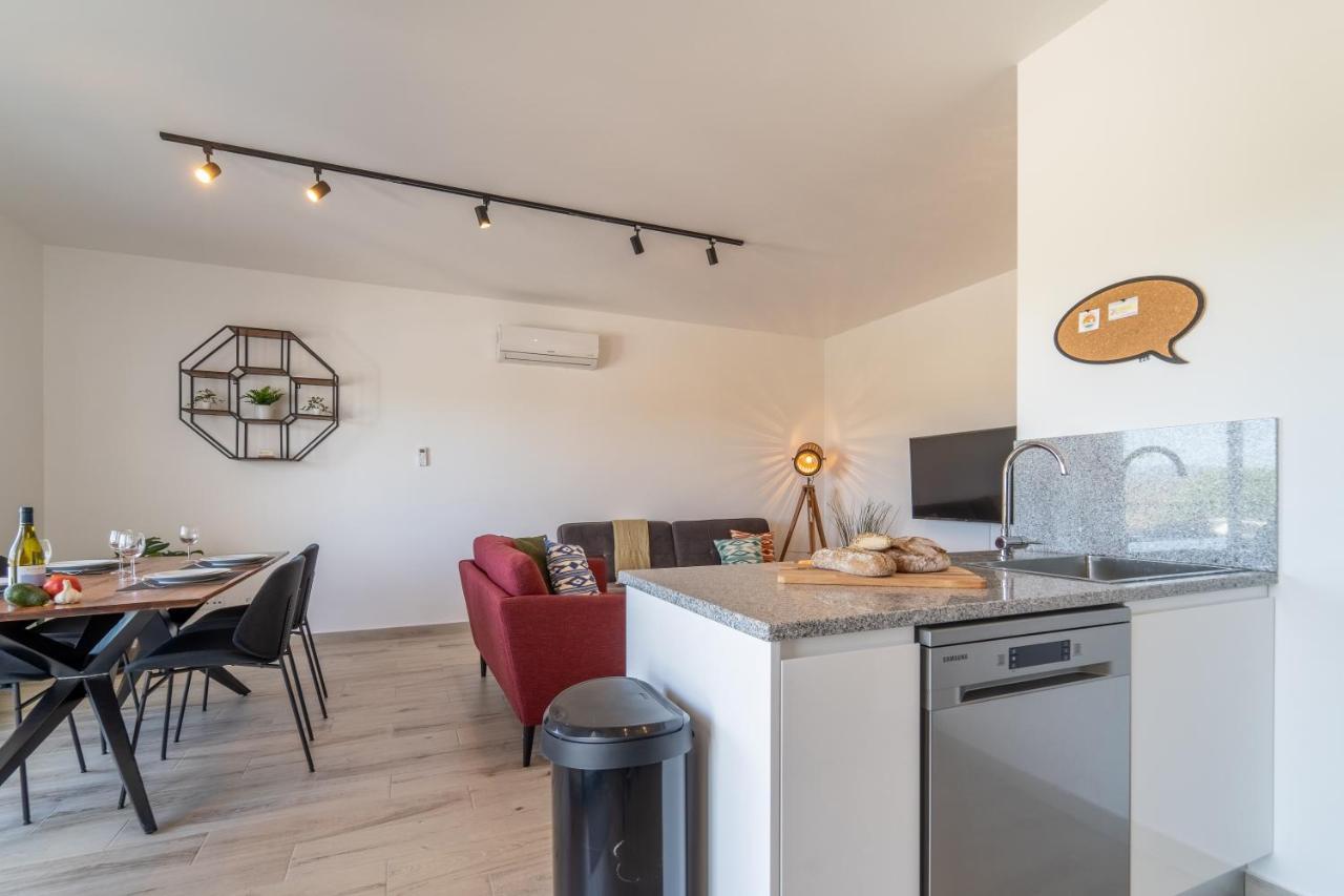 Apartment O Macarico - Walking Distance To Monte Clerigo And Amoreira Beaches *