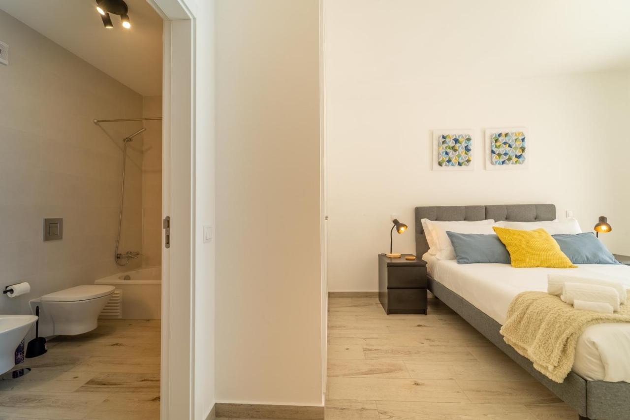 Apartment O Macarico - Walking Distance To Monte Clerigo And Amoreira Beaches